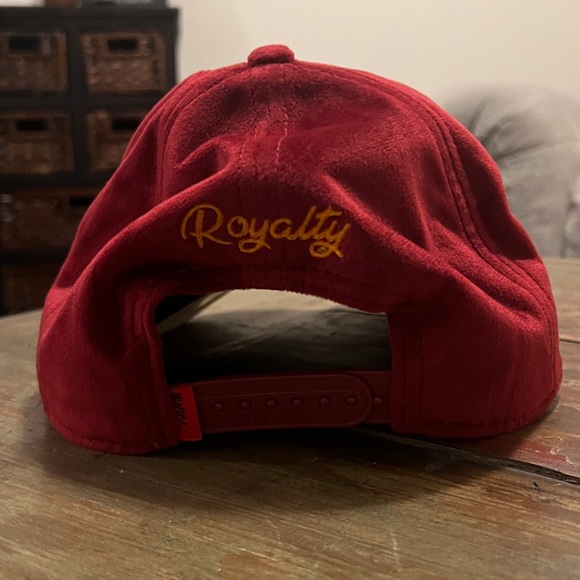 DRAGON - Royalty Goorin Bros Burgundy Cap / limited edition/ velvet NWOT - Picture 6 of 8
